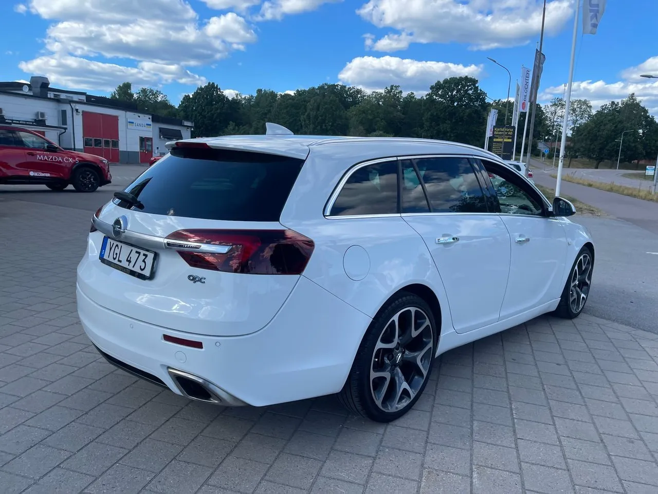 Vehicle image 5