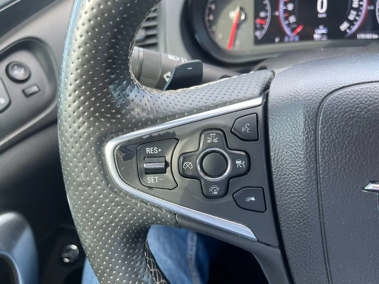 Vehicle image 34