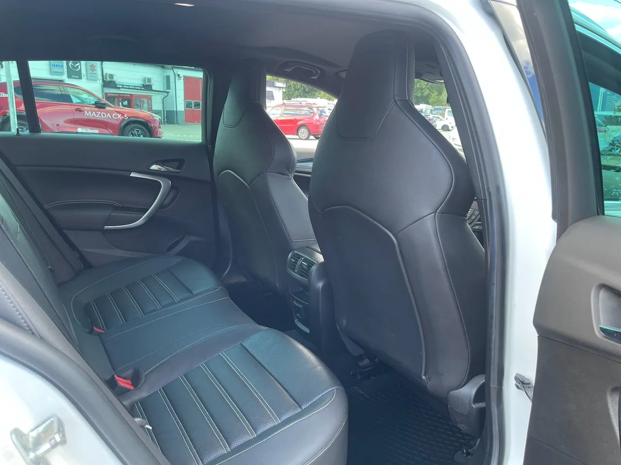 Vehicle image 25