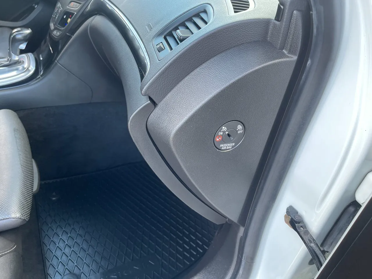 Vehicle image 28
