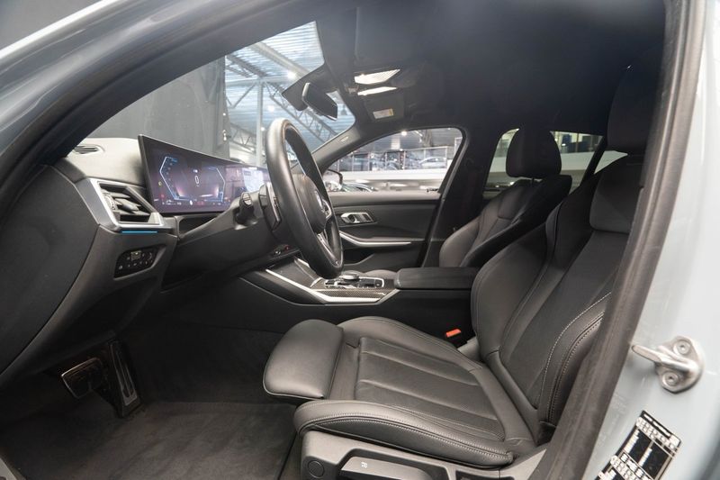 BMW 330 bild 19
