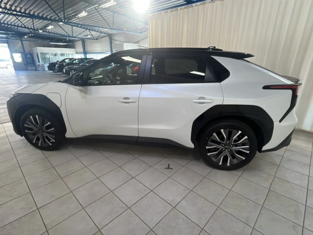 Vehicle image 8
