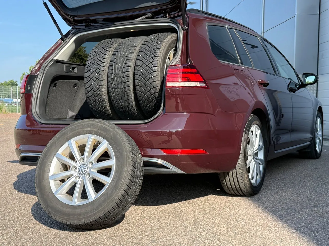 Vehicle image 12