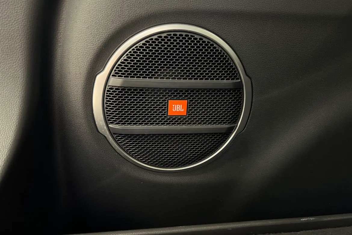 Vehicle image 21