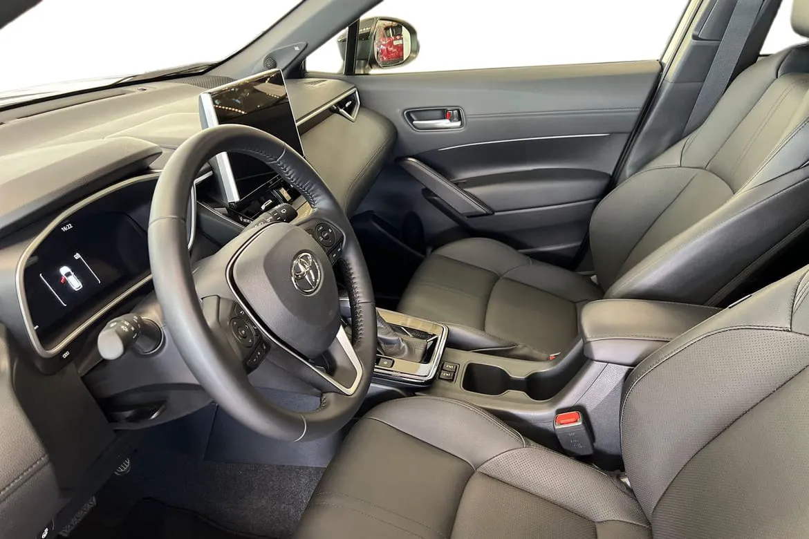 Vehicle image 13