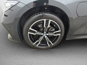 BMW 330 bild 19