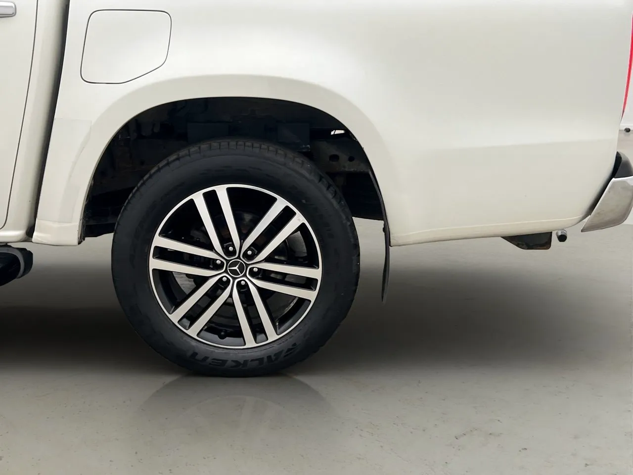 Vehicle image 33