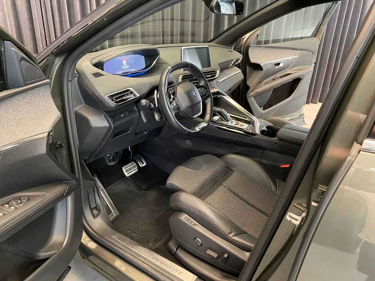 Vehicle image 22
