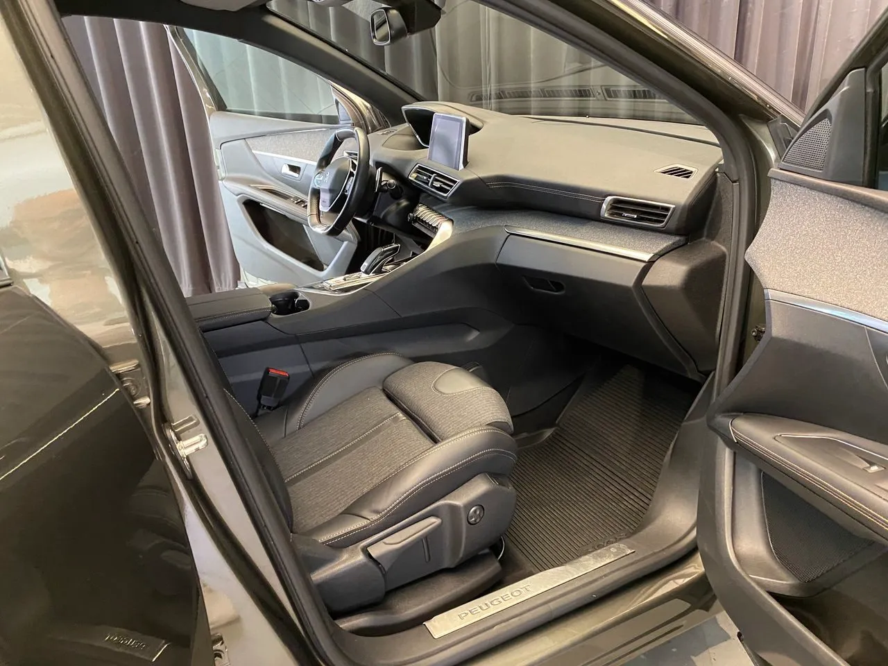 Vehicle image 31