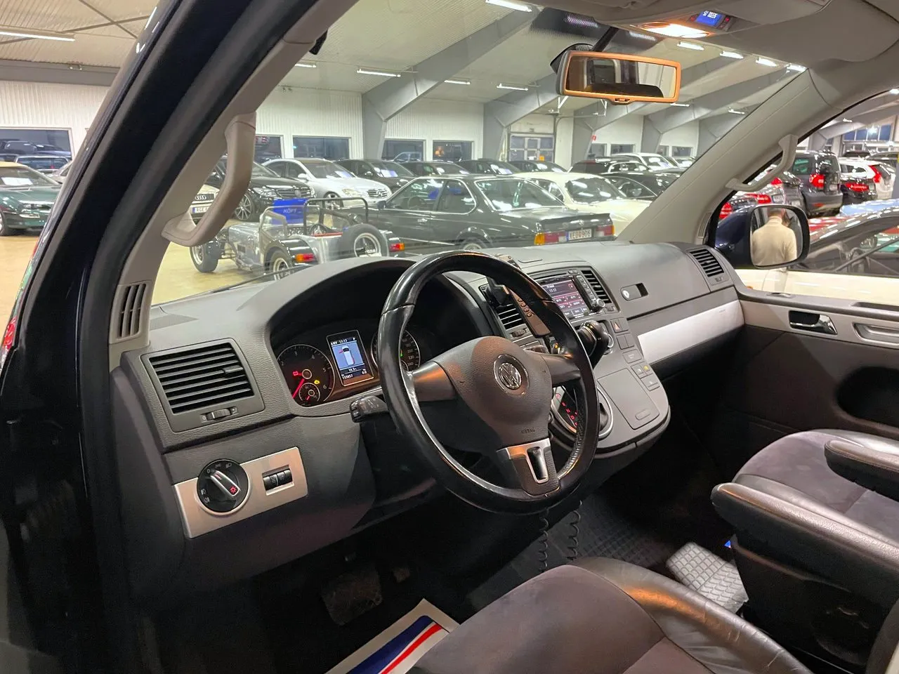 Vehicle image 22