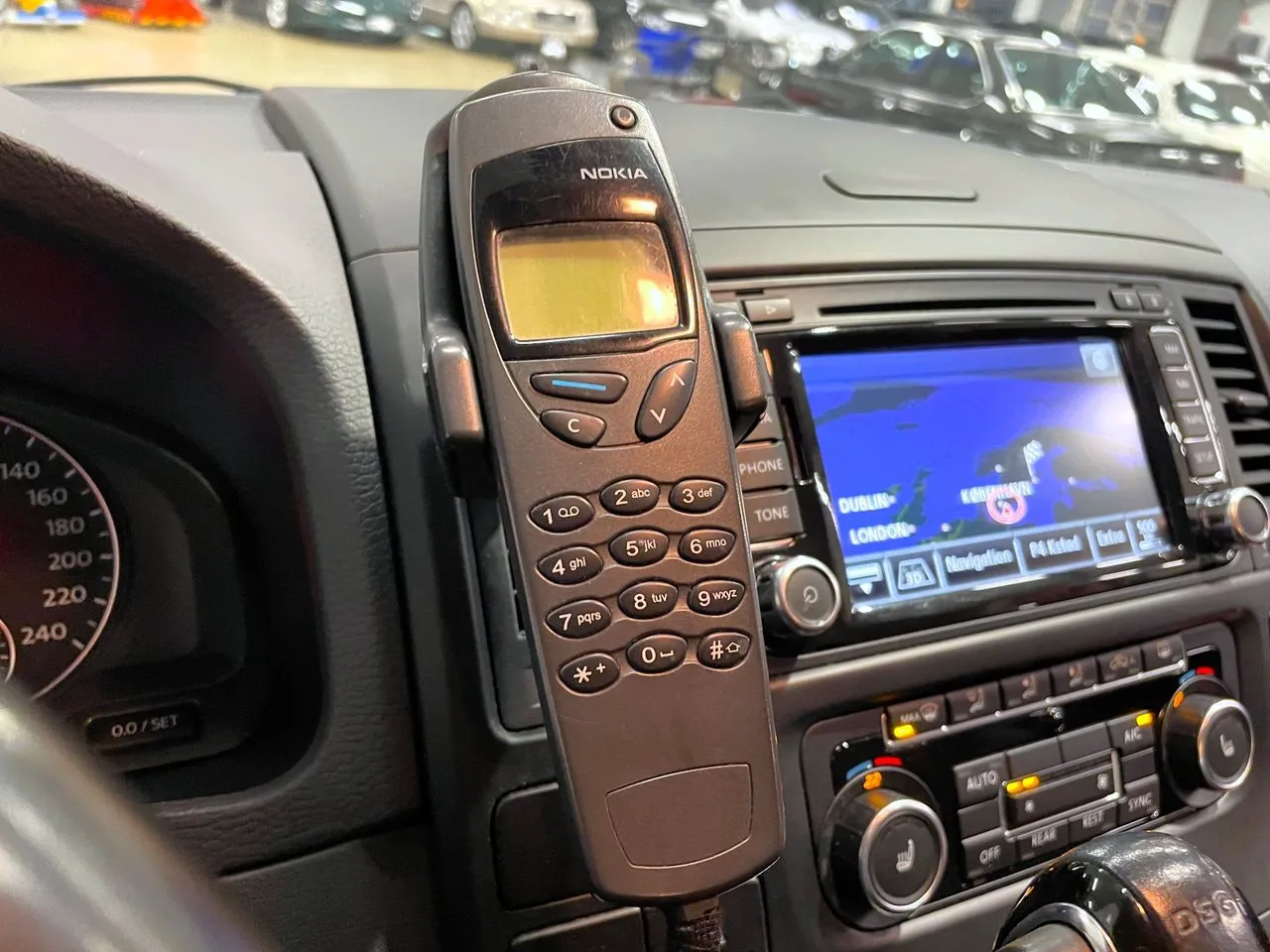 Vehicle image 28