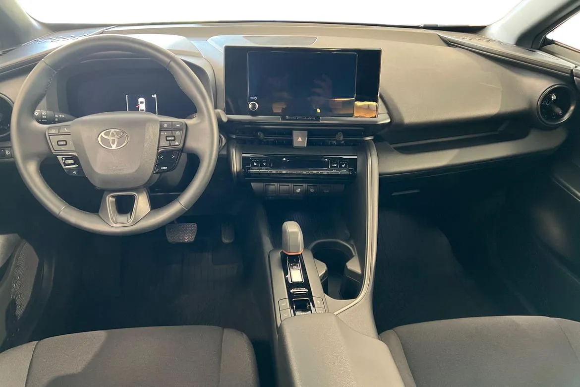 Vehicle image 9