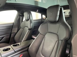 Porsche Taycan bild 12