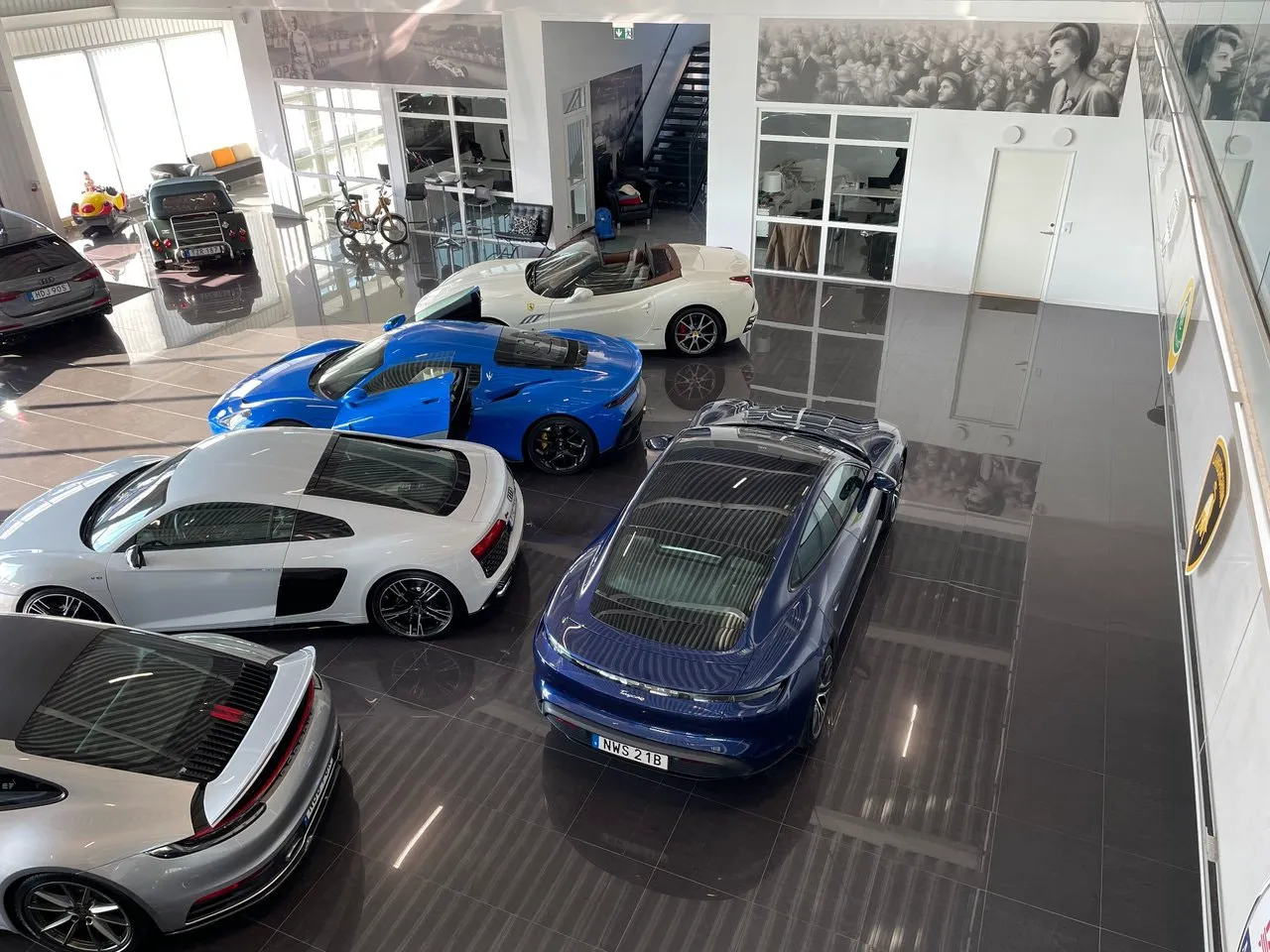 Vehicle image 4