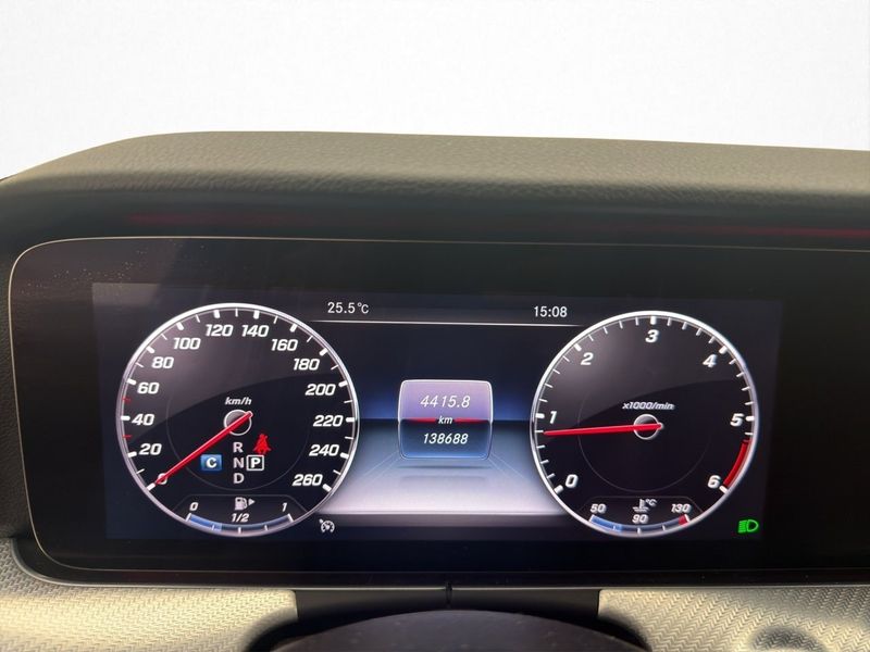 Mercedes E220 bild 18