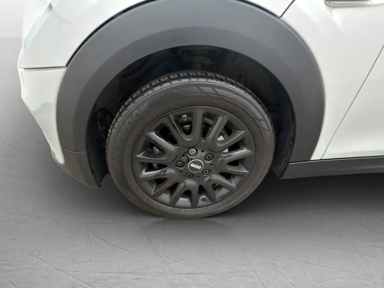 Vehicle image 22