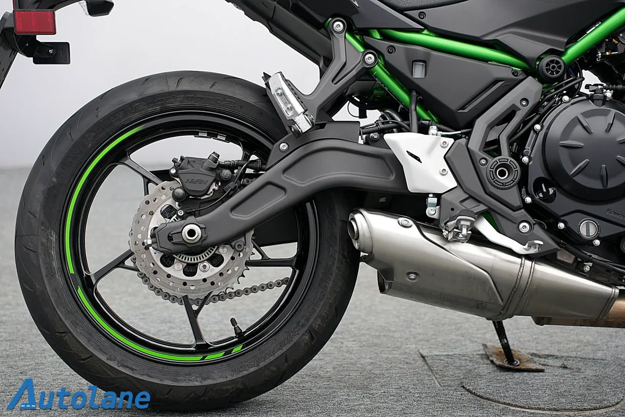 Vehicle image 9