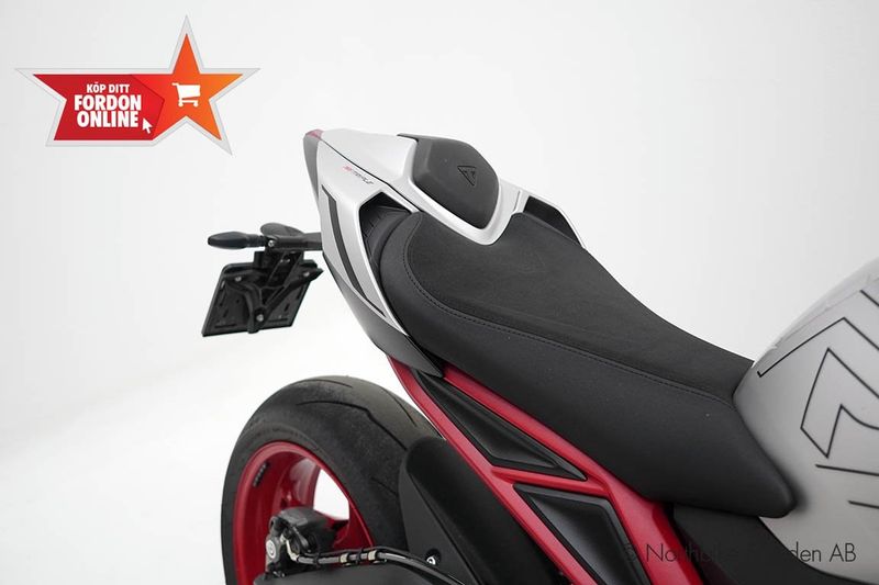 Triumph Street Triple bild 11