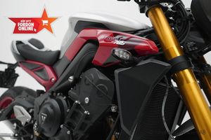 Triumph Street Triple bild 9