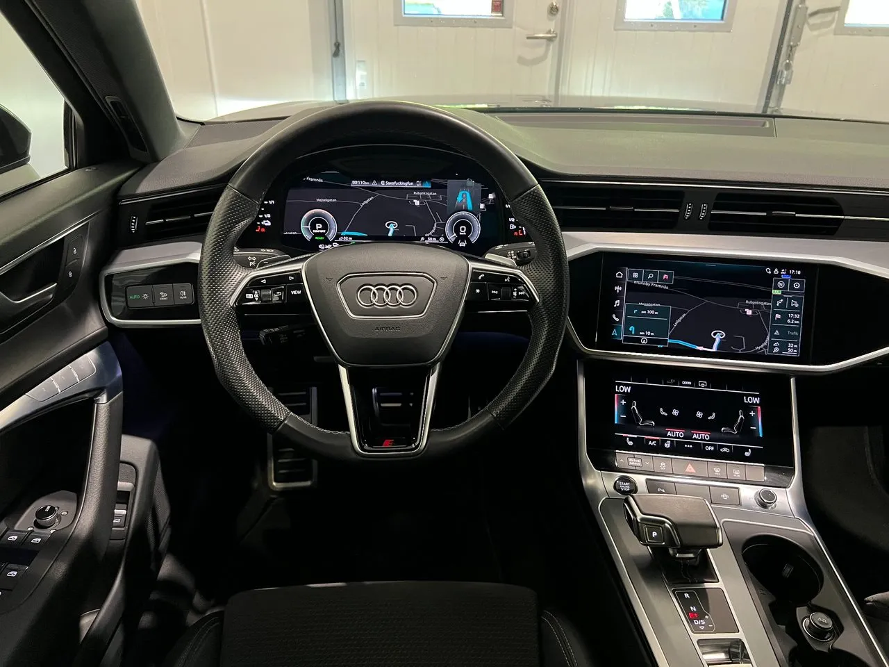 Vehicle image 16