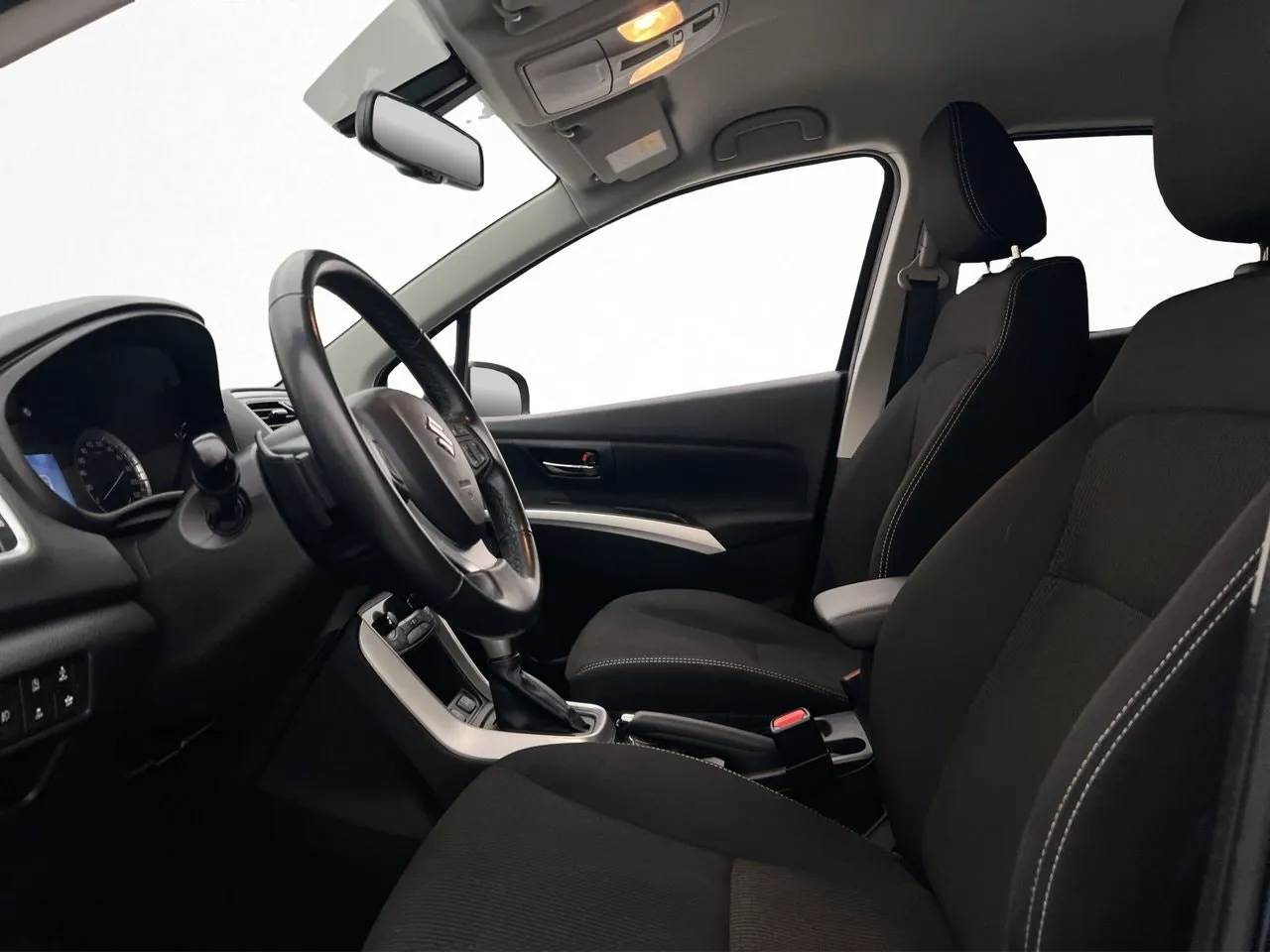 Vehicle image 10