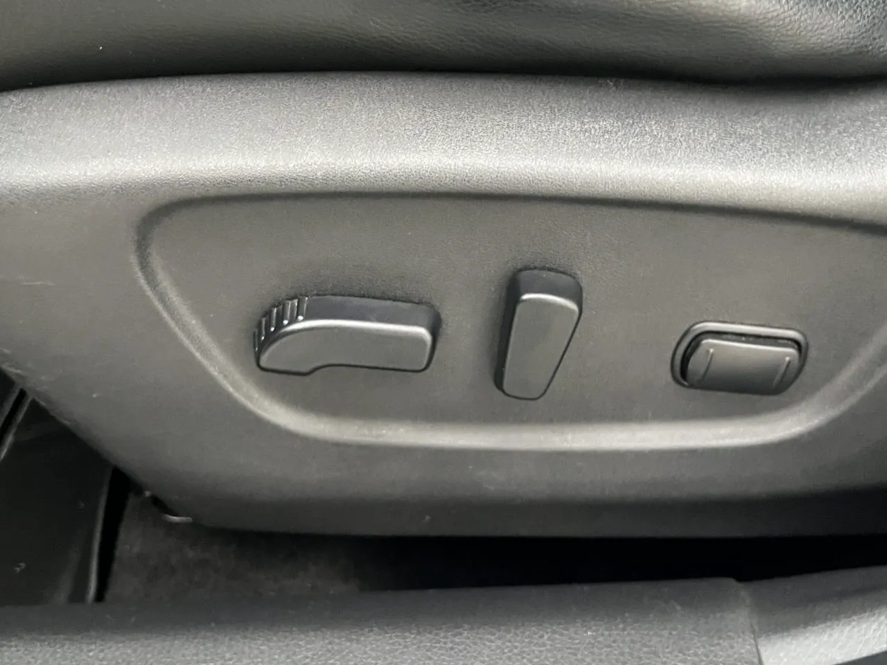Vehicle image 34
