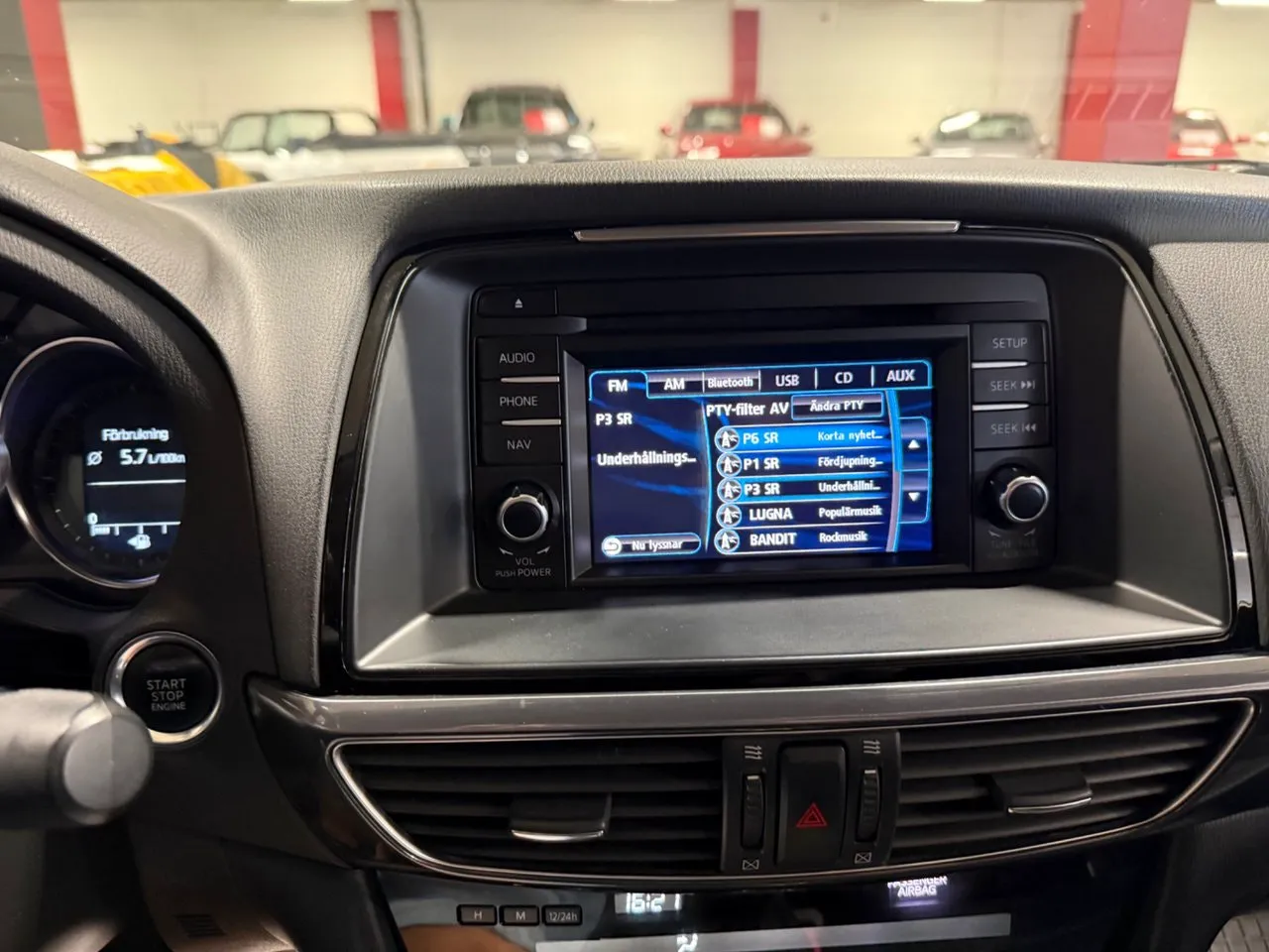 Vehicle image 18