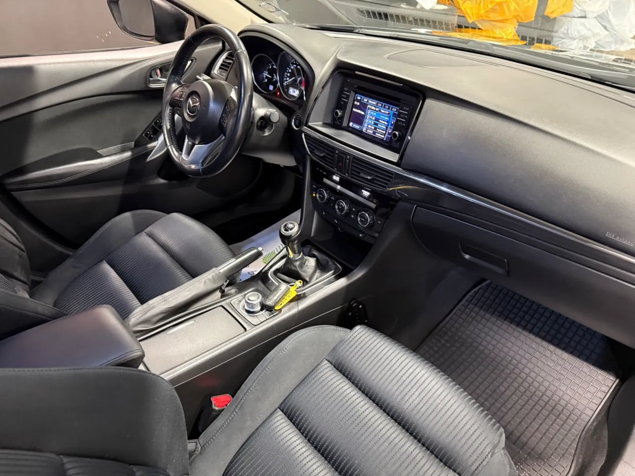 Vehicle image 14