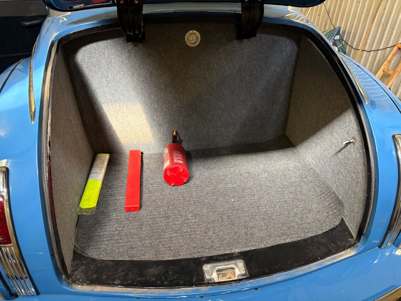 Vehicle image 16