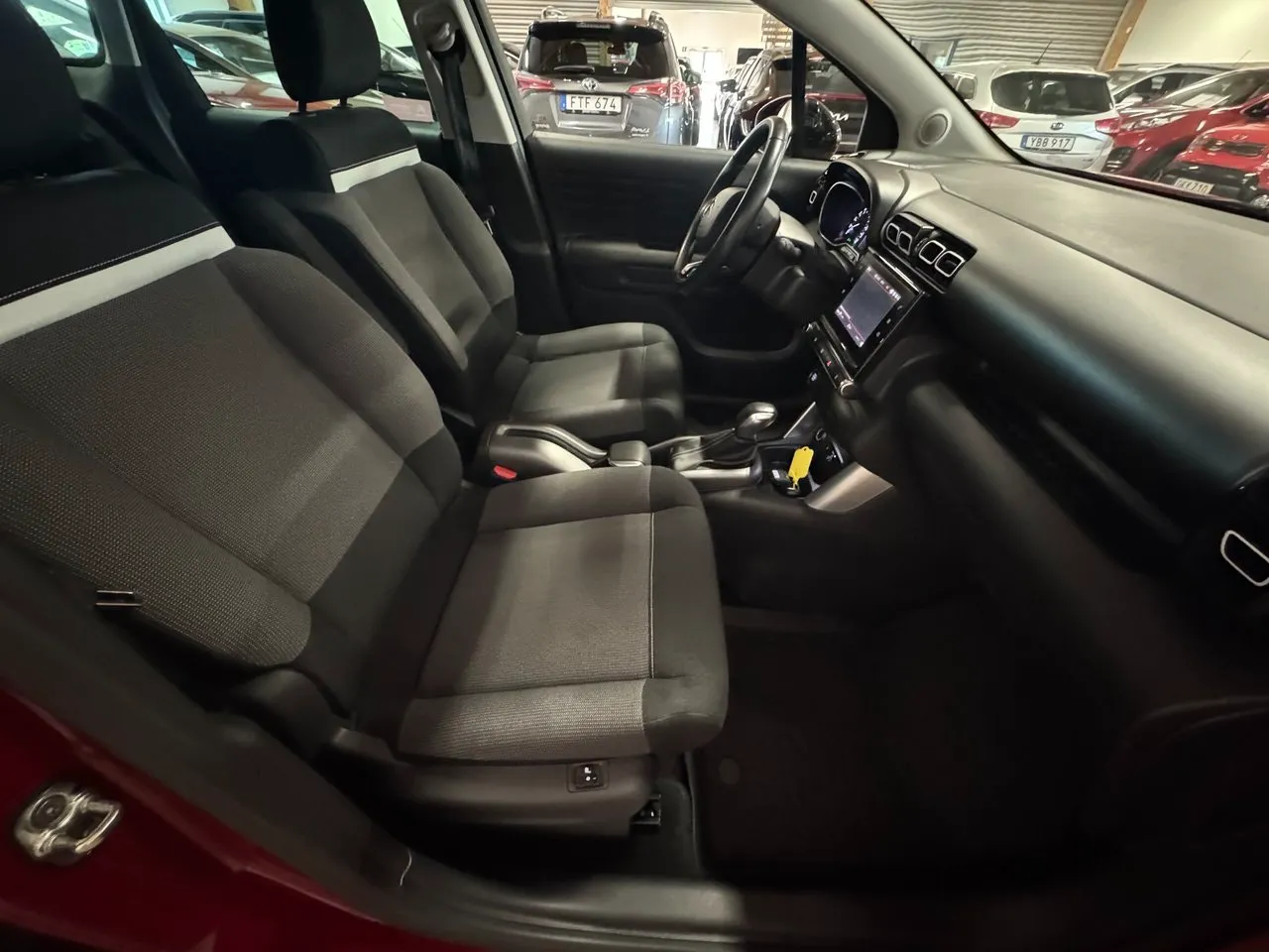 Vehicle image 7