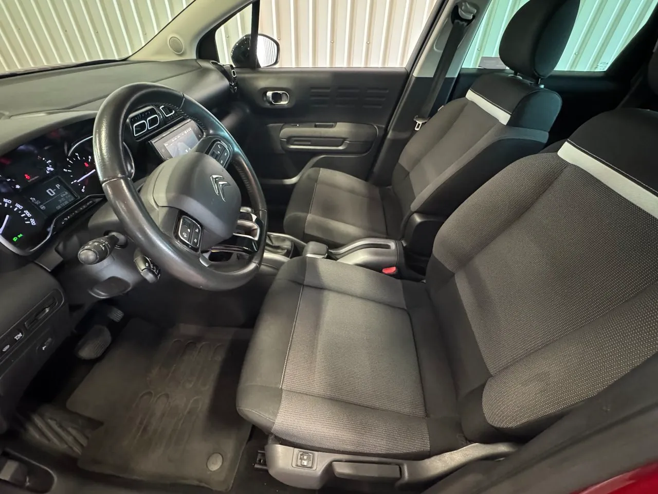 Vehicle image 6