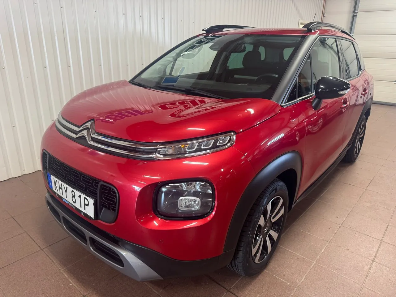 Vehicle image 3