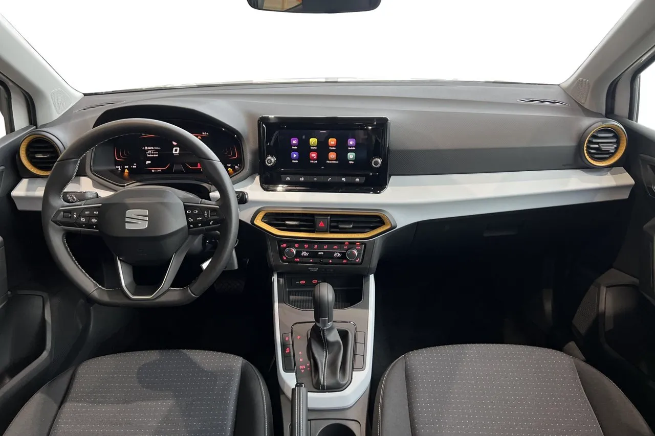 Vehicle image 15
