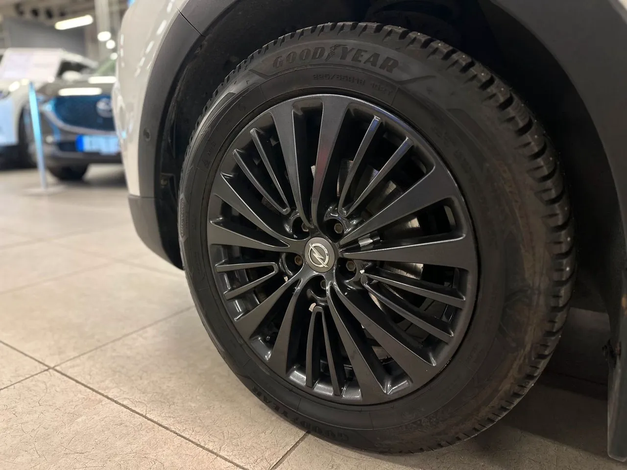 Vehicle image 22