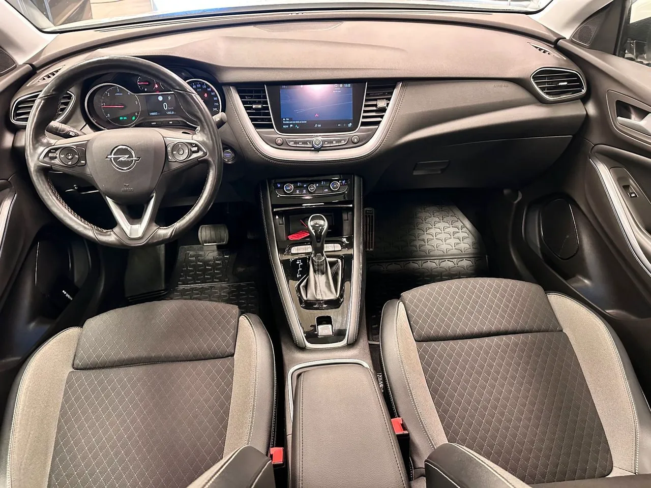 Vehicle image 14