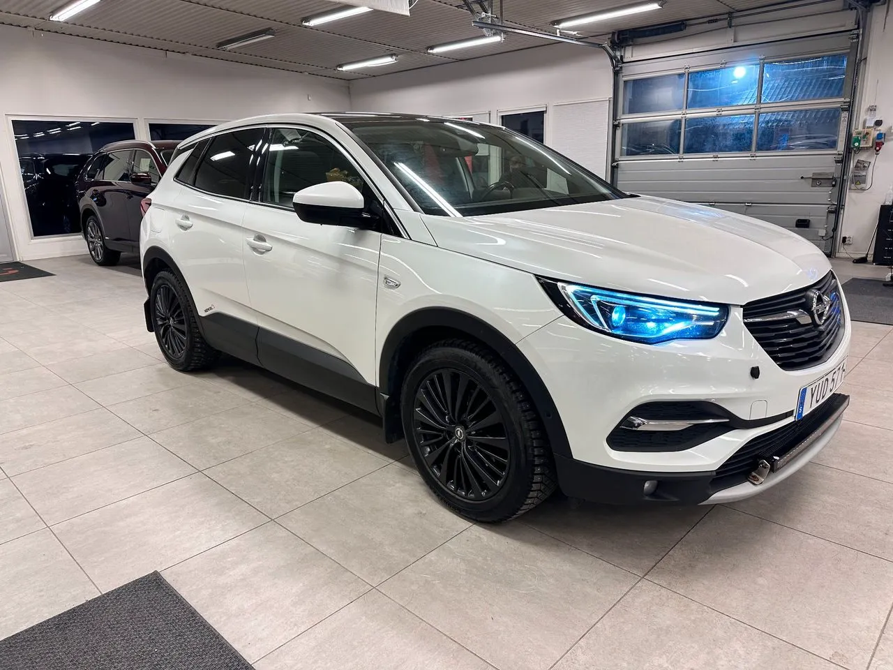 Vehicle image 9