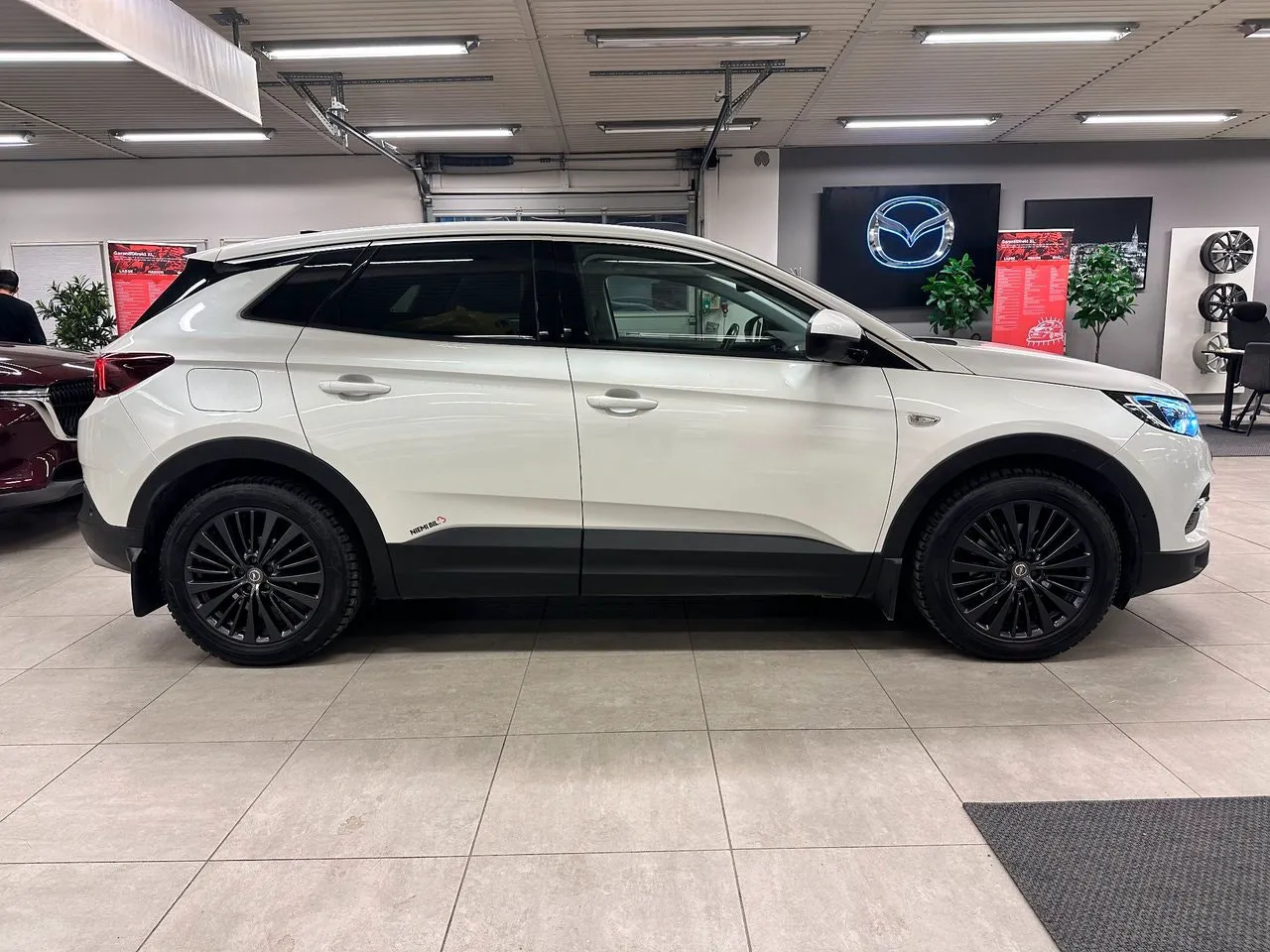 Vehicle image 8