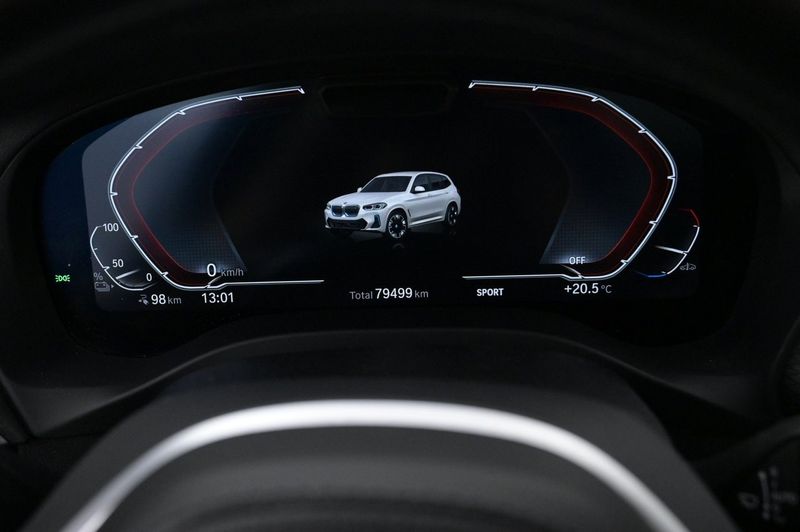 BMW iX3 bild 9