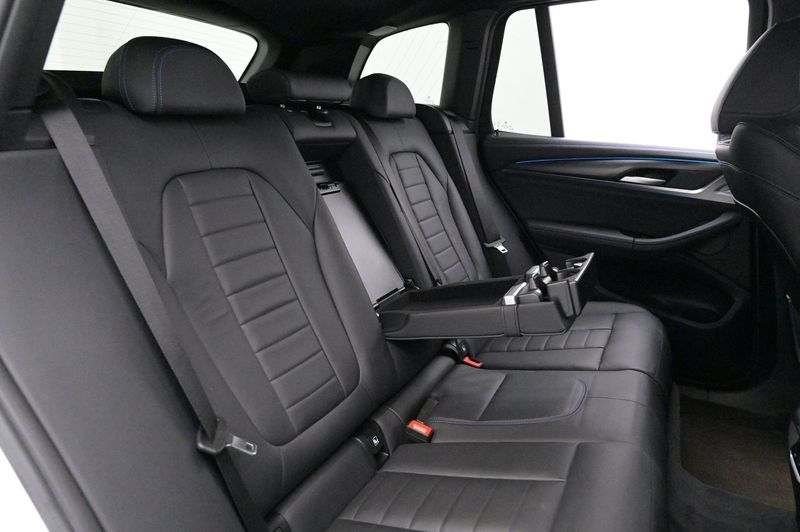 BMW iX3 bild 21