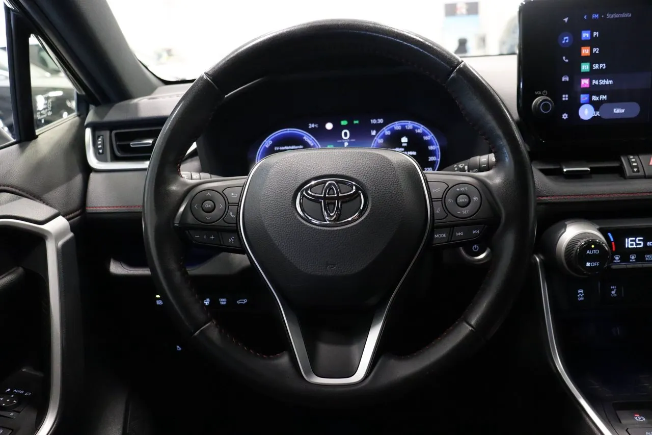 Vehicle image 14