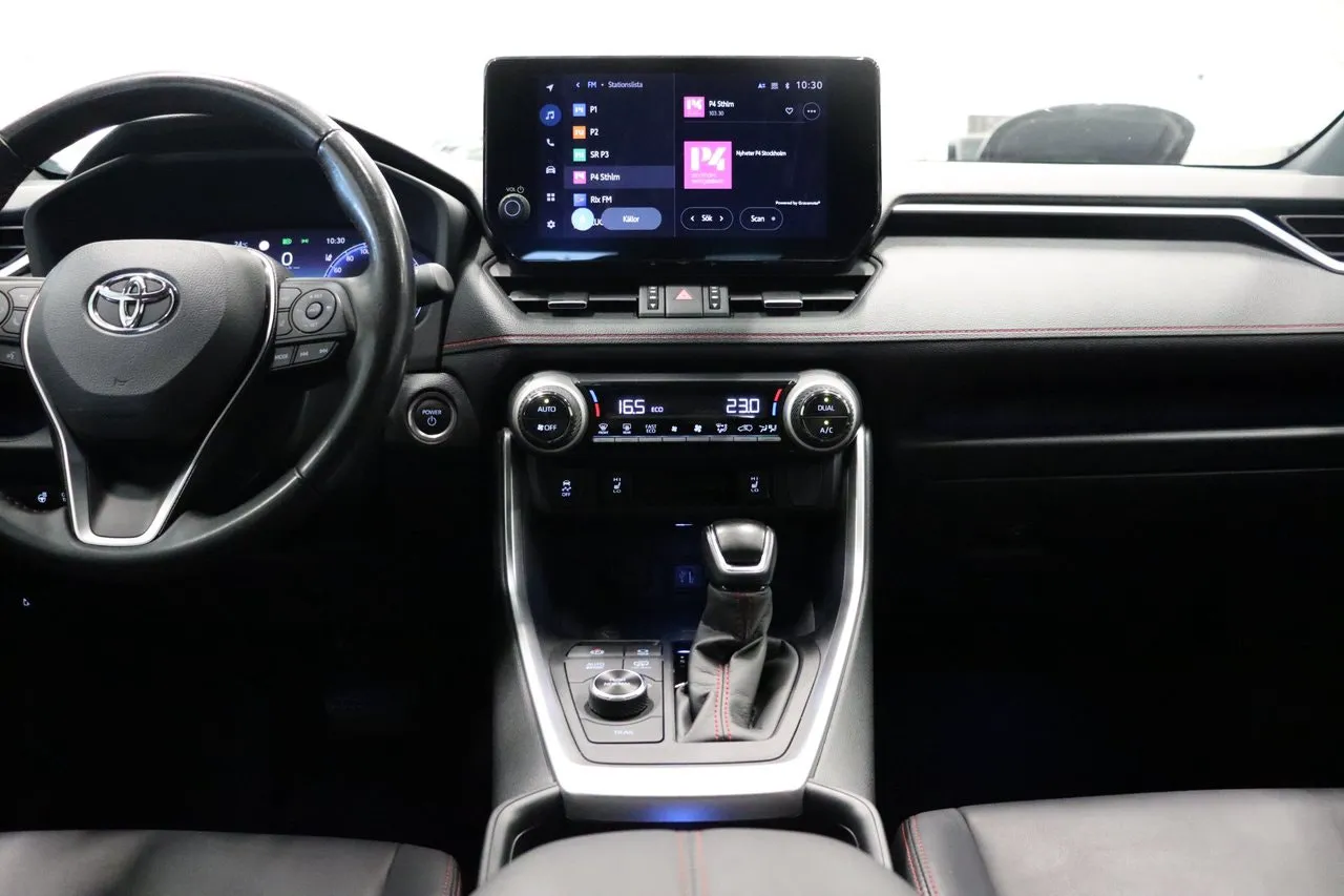Vehicle image 15