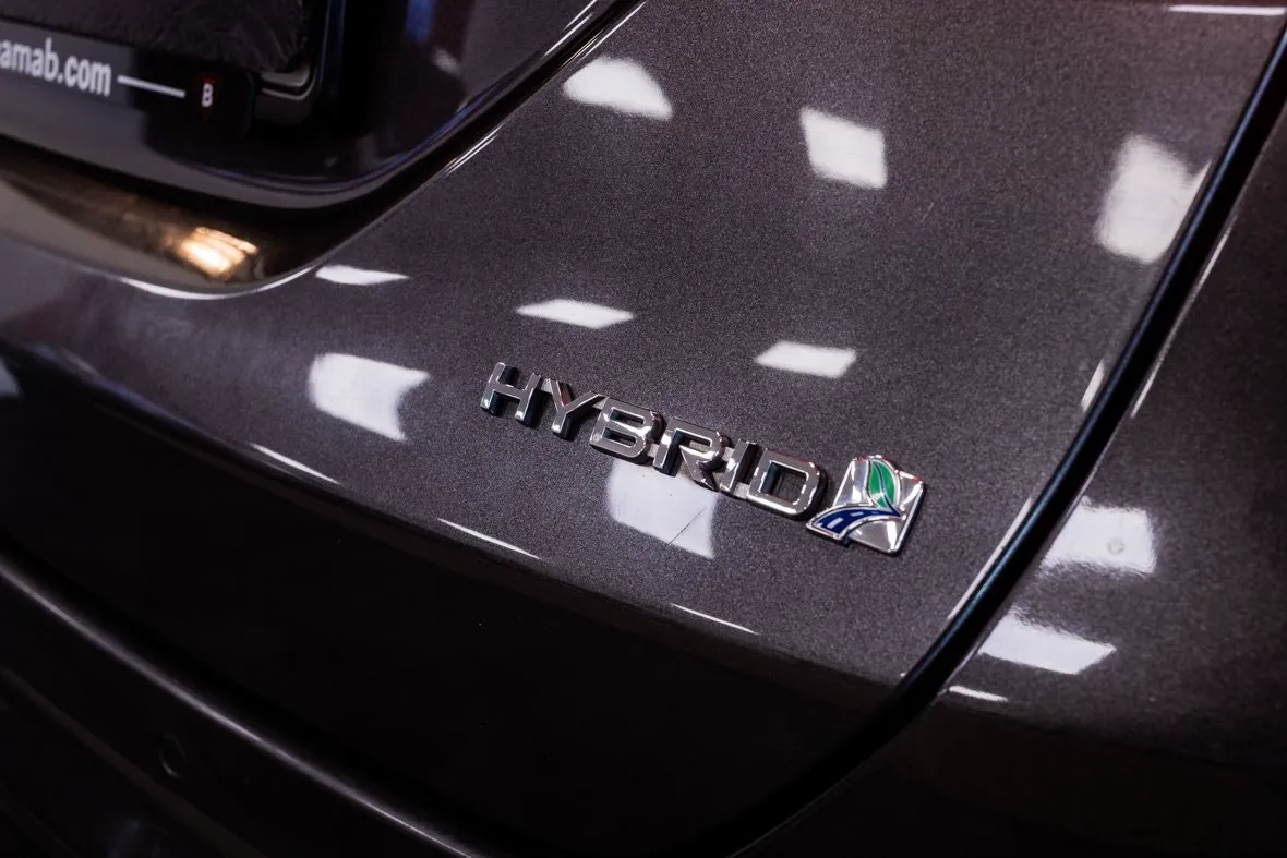 Vehicle image 10