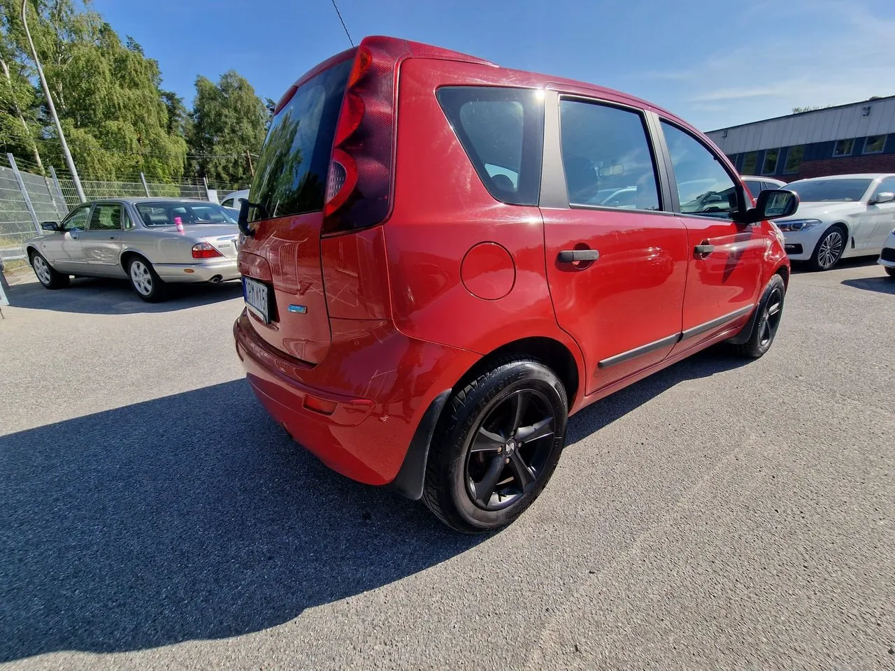 Vehicle image 5