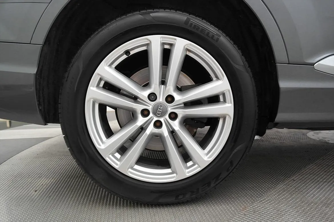 Vehicle image 20