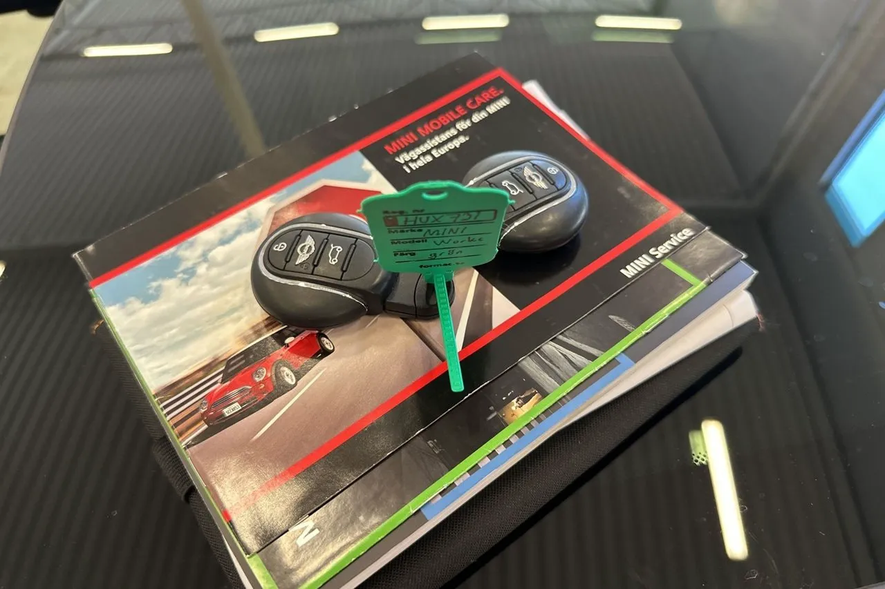 Vehicle image 22