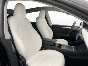 Tesla Model Y bild 13