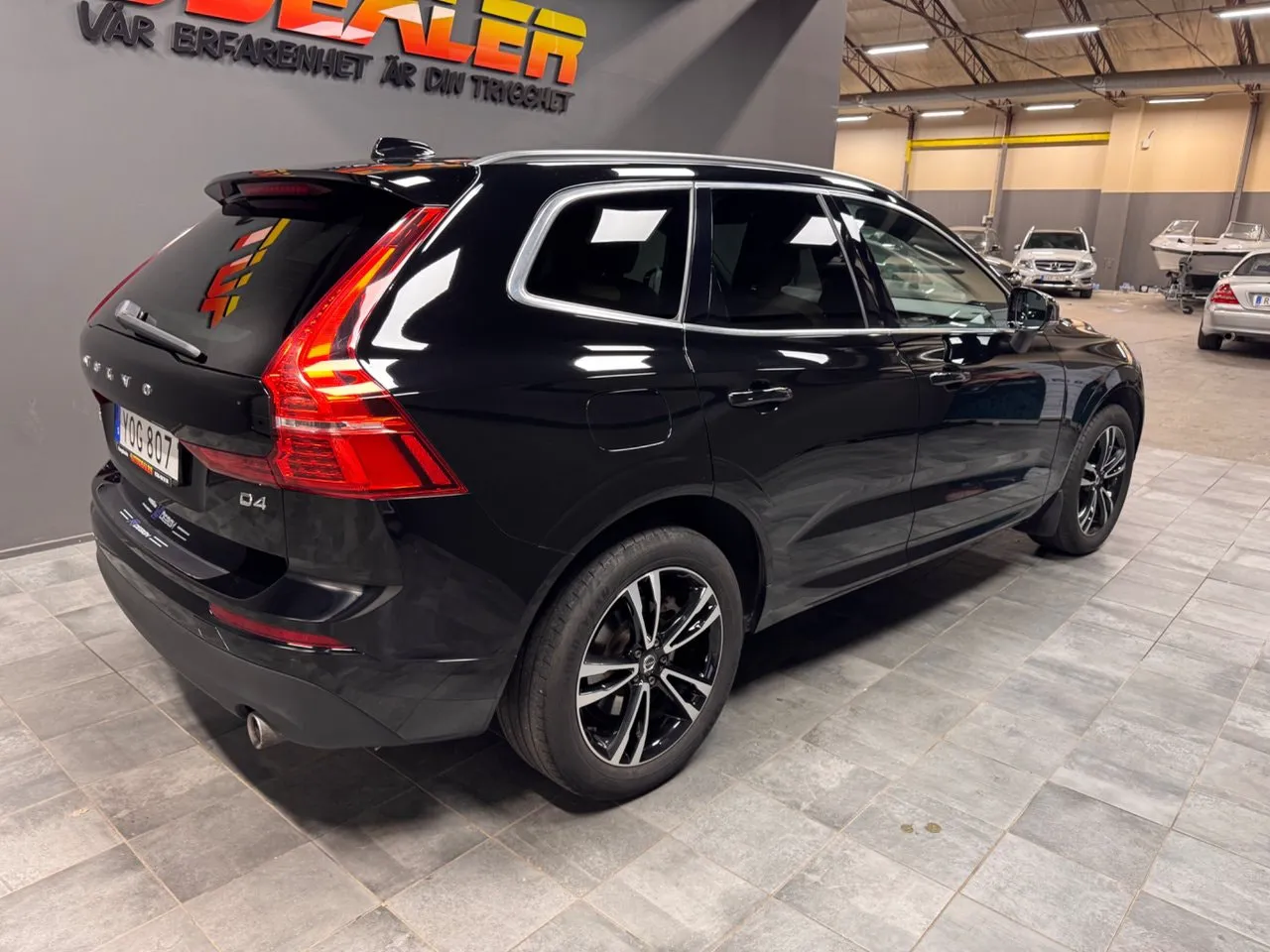 Vehicle image 4
