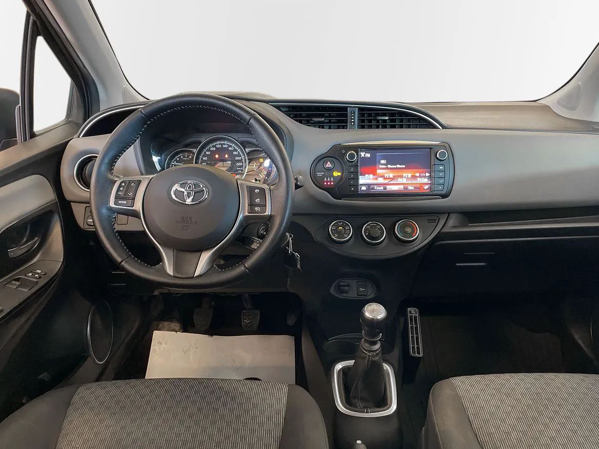 Vehicle image 7