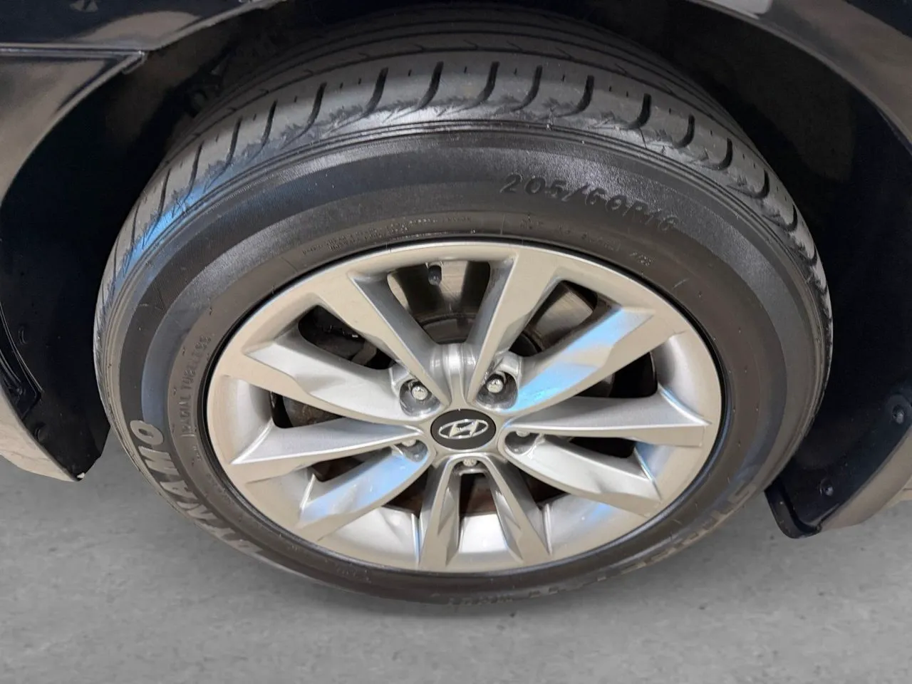 Vehicle image 7