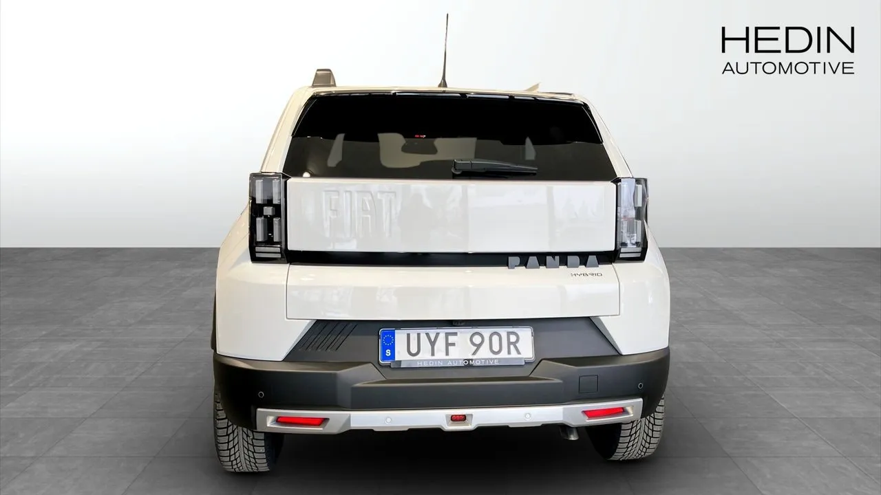 Vehicle image 6